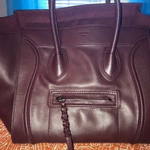 Bergundy phantom medium